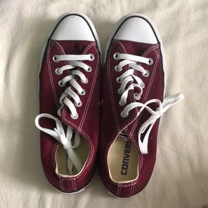 Maroon converse
